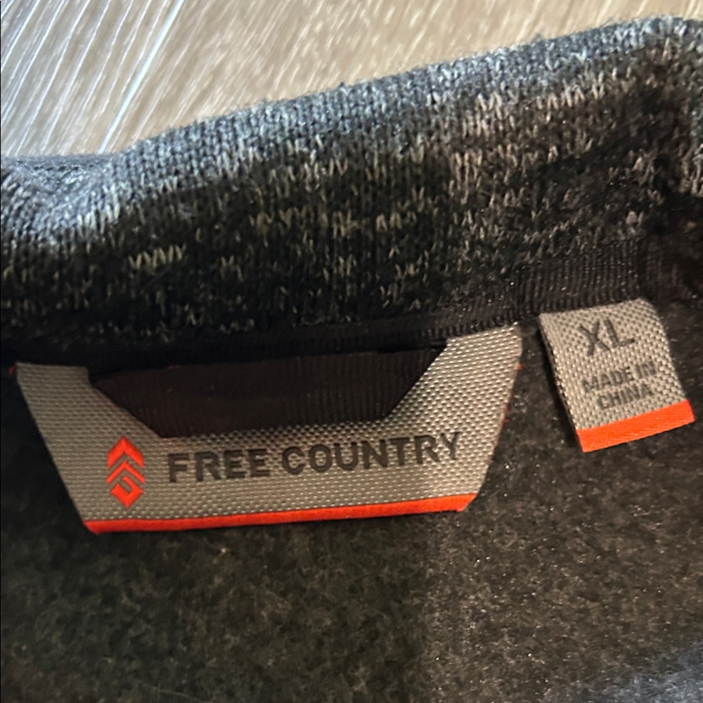 Free Country Men’s Black Heather zip up vest